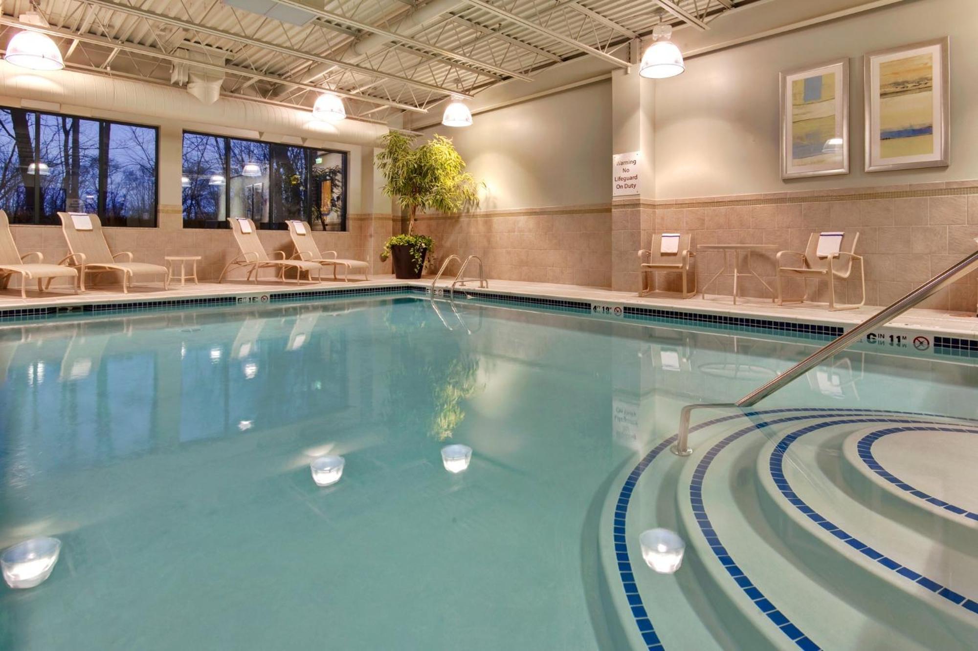 Holiday Inn Express & Suites Detroit - Novi By Ihg Kültér fotó